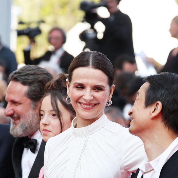 Benoit Magimel, Olivier Delbosc, Bonnie Chagneau-Ravoire, Juliette Binoche, Tran Anh Hung - Montée des marches du film « La passion de Dodin Bouffant » lors du 76ème Festival International du Film de Cannes, au Palais des Festivals à Cannes. Le 24 mai 2023 © Jacovides-Moreau / Bestimage