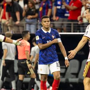 Une citation d'Albert Camus résonne particulièrement après cette rencontre.

Kylian Mbappe  - Match de demi-finale "France - Espagne (2-0)" lors de la Coupe du Monde FIFA 2026 (FIFA World Cup 2026), le 14 juillet 2026. Elyxandro Cegarra / PsnewZ / Bestimage