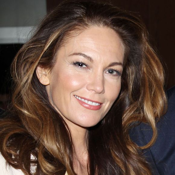 s'agit de Diane Lane, une grande actrice américaine, déjà nommée aux Emmy Awards, aux Oscars et aux Golden Globes

Diane Lane à New York le 18 mars 2013.
Abaca