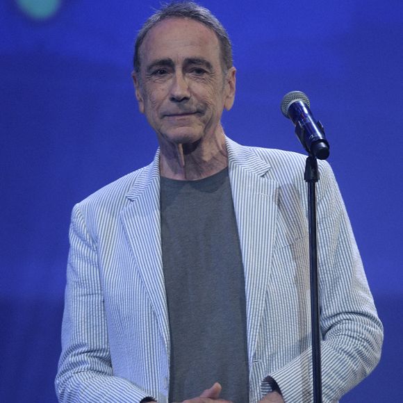 Le chanteur fête ses 76 ans ce dimanche 2 mars 2025

Exclusif - Alain Chamfort - Soirée du 20ème anniversaire de la chaîne Mélody TV à l'Olympia de Paris le 8 juin 2022. © Coadic Guirec - Giancarlo Gorassini/Bestimage