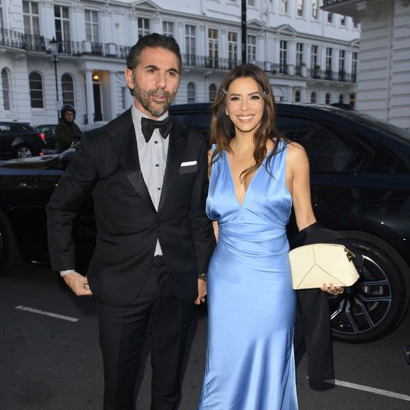Parmi les invités, on pouvait notamment retrouver Gary Neville, Dave Gardner et Jessica Clarke, Guy Ritchie et son épouse, Tom Cruise, le chef Gordon Ramsay et sa femme mais aussi Eva Longoria 

Eva Longoria et José Bastón arrivent au 50ème anniversaire de David Beckham organisé au restaurant Core, à Londres le 3 mai 2025. © GOFF INF / BESTIMAGE