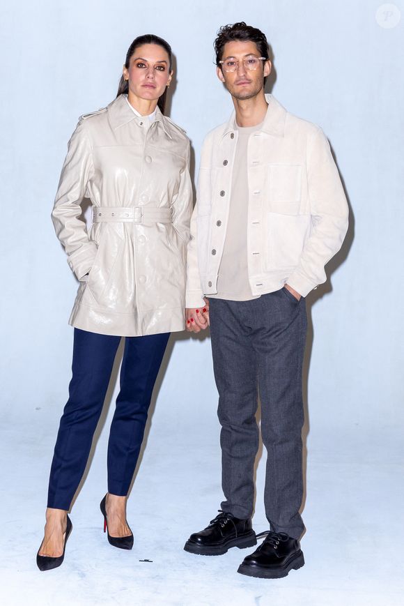 Pierre Niney et sa compagne Natasha Andrews - Photocall du défilé de mode Hommes "AMI" prêt-à-porter automne-hiver 2023/2024 lors de la fashion week de Paris. Le 19 janvier 2023
© Olivier Borde / Bestimage