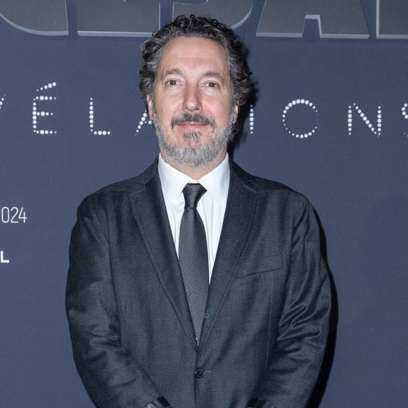 "Il fallut cinq déménagements pour que l’acteur, enfin, se sente chez lui" apprend-on
Guillaume Gallienne au photocall du dîner César Révélations 2024 à L'Élysée Montmartre à Paris le 15 janvier 2024.

© Olivier Borde / Bestimage