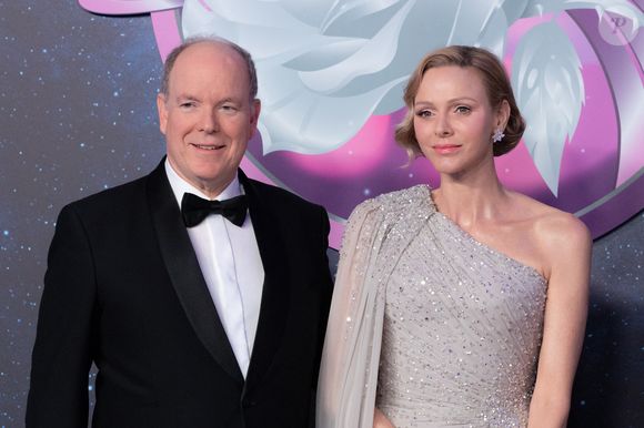 Le Prince Albert II et la Princesse Charlène de Monaco assistent à la 70e édition du Bal de la Rose au Sporting Club de Monte-Carlo à Monaco, le 21 mars 2026. © Olivier Huitel/Pool Monaco/Bestimage