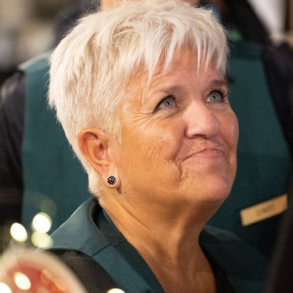 Mimie Mathy lors du tournage de l'émission "Panique au grand magasin" diffusée le 15 décembre 2025 sur TF1. © Cyril Moreau/Bestimage