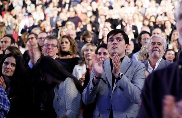 Exclusif - Alain-Fabien Delon lors de la soirée hommage Ciné-concert symphonique "Alain Delon, le dernier Samouraï" au palais des congrès à Paris le 8 novembre 2024 le jour de son anniversaire. Pour cette soirée, le chef d'orchestre Vahan Mardirossian a dirigé l'orchestre symphonique de Douai.

© Jacovides / Moreau / Bestimage