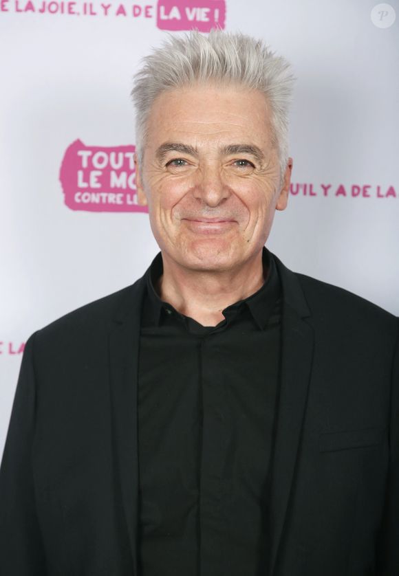 Daniel Lavoie - Photocall de l'enregistrement de l'émission "Tout le monde chante contre le cancer, les stars relèvent le défi" à l'Olympia, qui sera diffusée le 22 décembre sur W9. Le 6 décembre 2016 © Guignebourg-Perusseau / Bestimage
