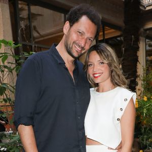 Exclusif - Éric Antoine et sa compagne Gennifer Demey lors de l'inauguration Le Patio by Norbert Tarayre au Prince de Galles à Paris, France, le 4 juillet 2025. © Coadic Guirec/Bestimage