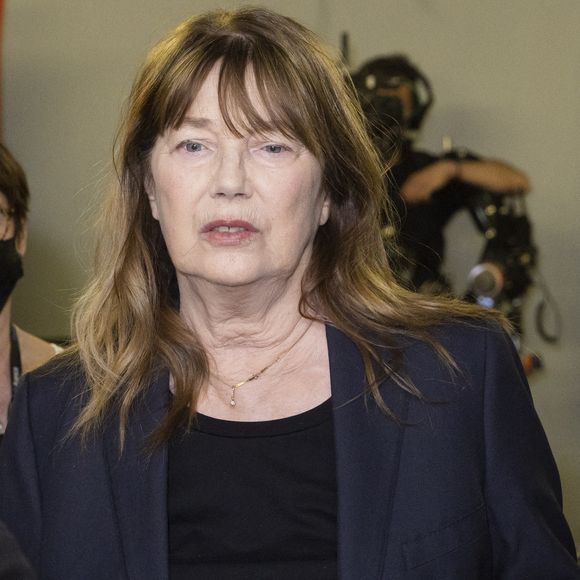 Exclusif - Jane Birkin  - Backstage de l'émission spéciale "Unis pour l'Ukraine" à la Maison de la Radio et de la Musique, diffusée en direct sur France 2 et présentée par Nagui et Leïla.Kaddour à Paris le 8 mars 2022 © Cyril Moreau / Jack Tribeca / Bestimage