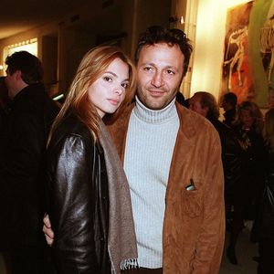 Maman de Samuel, l'aîné d'Arthur, Léa Vigny a radicalement changé de vie. Après le mannequinat et la comédie, elle est devenue coach

Arthur et Léa Vigny à la dernière de Notre dame de Paris le 27 janvier 1999 © Rindoff - Guirec - Bestimage
