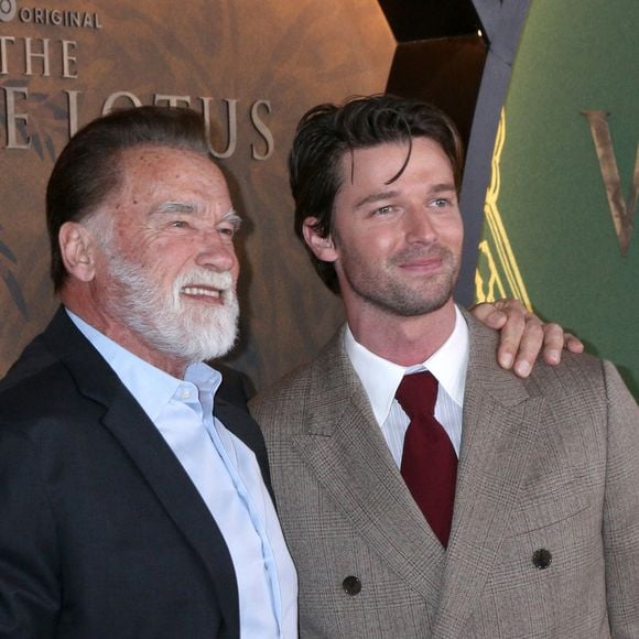 Arnold Schwarzenegger suit de très près les multiples projets cinématographiques de son fils Patrick Schwarzenegger né de son ancienne union avec Maria Shriver. 

Los Angeles - Arnold Schwarzenegger, Patrick Schwarzenegger à la première de la saison 3 de White Lotus aux Paramount Studios  à Los Angeles, CA (Credit Image : © Kay Blake/ZUMA Press Wire)