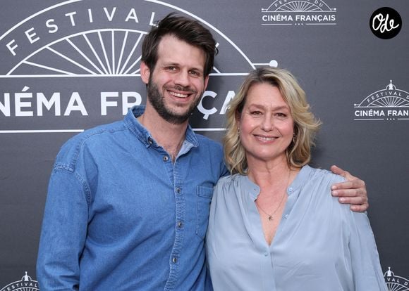 Sur Instagram, il a publié plusieurs souvenirs et notamment une photo de sa mère, Luana Belmondo, aux côtés de celle qui occupait une place importante dans leur famille. 

Exclusif - Alessandro Belmondo et Luana Belmondo au photocall de la cérémonie de clôture de de la 5ème édition du Festival du Cinéma Français & Gastronomie (7ème art et gastronomie), à à Aix-les-Bains, France, le 6 juin 2026. © Denis Guignebourg/Bestimage