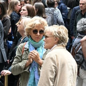 Dans l'assistance, plusieurs personnalités étaient présentes pour saluer sa mémoire. Muriel Robin, Corinne Touzet, Linda Hardy, Tex ou encore Nathalie Marquay

Exclusif - Corinne Touzet et Muriel Robin lors de l'hommage à Pierre Deny au théâtre du Gymnase Marie Bell à Paris, France, le 3 juin 2026. © Bestimage