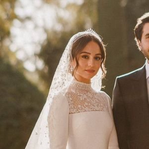 Jameel, homme d’affaires vénézuélien d’origine grecque, s’est intégré avec élégance à la famille royale jordanienne...

La princesse Iman de Jordanie et Jameel Alexander Thermiotis - Mariage de la princesse Iman de Jordanie avec Jameel Alexander Thermiotis au palais Beit al-Urdon à Amman en Jordanie le 12 mars 2023.