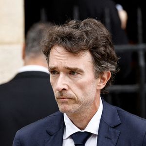Antoine Arnault - Sorties des obsèques de Nicolas Altmayer en l'église Saint-Germain-des-Prés à Paris le 31 aout 2026. © Dominique Jacovides-Cyril Moreau/Bestimage