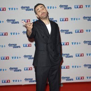 Camille Combal - Photocall de lancement de la saison 2026 de "Danse avec les stars" (DALS) au siège de TF1 à Boulogne-Billancourt le 18 décembre 2025. © Coadic Guirec/Bestimage