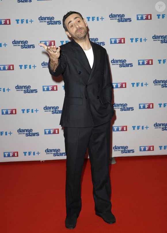 Camille Combal - Photocall de lancement de la saison 2026 de "Danse avec les stars" (DALS) au siège de TF1 à Boulogne-Billancourt le 18 décembre 2025. © Coadic Guirec/Bestimage