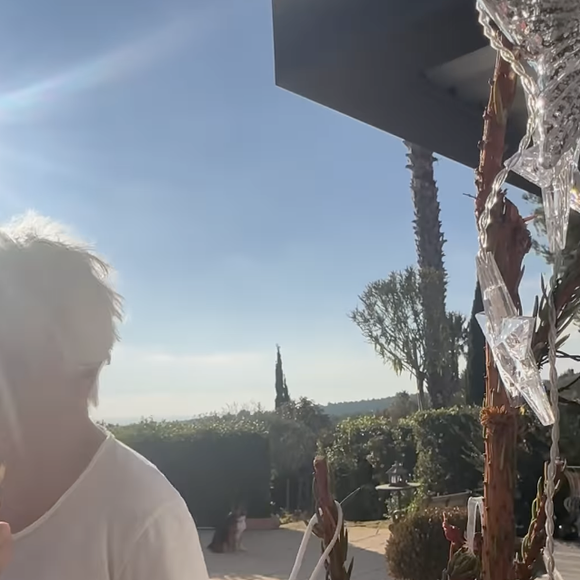 Il y a quelques années, en 2022, Gérard Lenorman avait déjà évoqué son amour pour Sanary, une ville qu'il avait déjà visitée et dans laquelle il possède plusieurs amis. 

Gérard Lenorman, Instagram