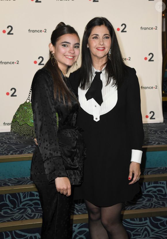 Il conclut que la complicité s'estompait dès qu'il ne travaillait plus avec ses compagnes.

Cristiana Reali et Toscane Huster lors de la 31ème cérémonie des Molières 2019 aux Folies Bergère à Paris, France, le 13 mai 2019. © Coadic Guirec/Bestimage