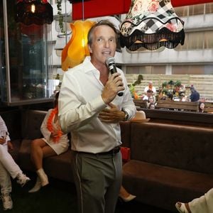 Stéphane Rotenberg n'est pas qu'animateur.

Exclusif - Stéphane Rotenberg - Ouverture du premier restaurant "Top Chef" Le Bistrot à Suresnes.
© Marc Ausset-Lacroix/Bestimage