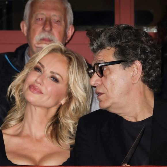 Par ailleurs, Adriana Karembeu partage désormais la vie de Marc Lavoine. 
Exclusif - Adriana Karembeu et son compagnon Marc Lavoine - Concerto pour la paix de Omar Harfouch au théâtre de Béziers le 8 mai 2025 
© Jack Tribeca / Bestimage