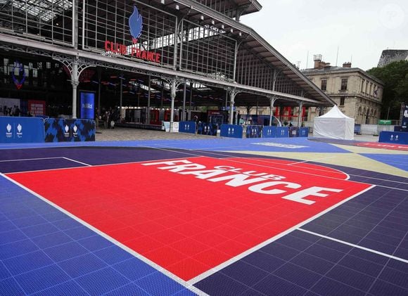 Elle a eu en charge le Club de France durant les JO de Paris

Relais de la Flamme Olympique au Club France à Paris, le 26 juillet 2024.