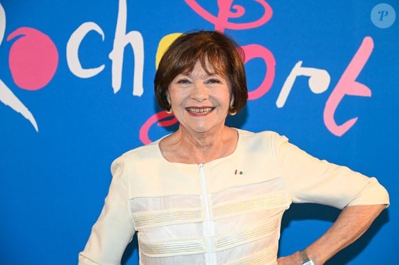 Elle a également précisé que ces relations avaient lieu avec des gens plus jeunes qu'elle.

Exclusif - Macha Méril - Première de la comédie musicale "Les Demoiselles de Rochefort" sur la scène du théâtre du Lido à Paris.

Photo : Lionel Urman / Bestimage
