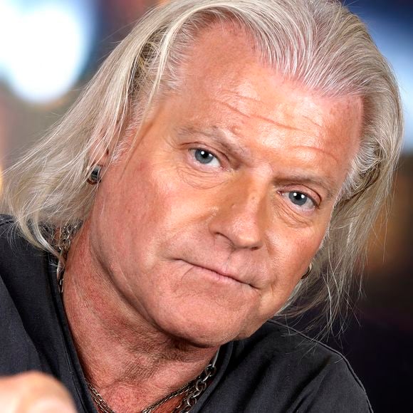 "Je l’ai considérée comme ma fille. Pour moi, la période où on a travaillé ensemble, elle a eu des résultats exceptionnels. Je lui souhaite le meilleur et si un jour, elle a besoin de moi, il n’y aura pas de souci."

Exclusif - Portrait de Philippe Lucas lors de l'enregistrement de l'émission "Chez Jordan de Luxe" à Paris. Le 27 août 2024
© Cédric Perrin / Bestimage