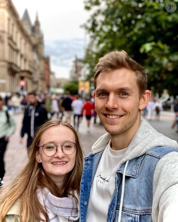 Dans une publication Instagram datée du 13 juillet, le joueur de 29 ans a révélé la disparition de ses jumeaux, Clara et Jacob, nés le 1er août 2025...

Photo Instagram du joueur de badminton Marvin Seidel accompagné de sa conjointe.