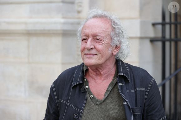 Didier Barbelivien assiste aux obsèques de Philippe Labro à l'église Saint Germain des Prés à Paris, France, le 13 juin 2025. Philippe Labro, journaliste, auteur, réalisateur et compositeur prolifique, est décédé à l'âge de 88 ans des suites d'un cancer le 4 juin. Photo par Nasser Berzane/ABACAPRESS.COM