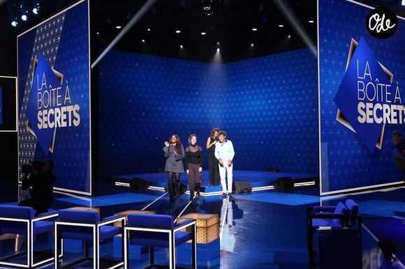 Exclusif - Faustine Bollaert, Robert Charlebois, Elodie Poux, Mentissa lors de l'enregistrement de l'émission "La Boîte à secrets", présentée par F.Bollaert et diffusée le 23 octobre sur France 3, à Paris, France, le 15 septembre 2026. © Jack Tribeca/Bestimage