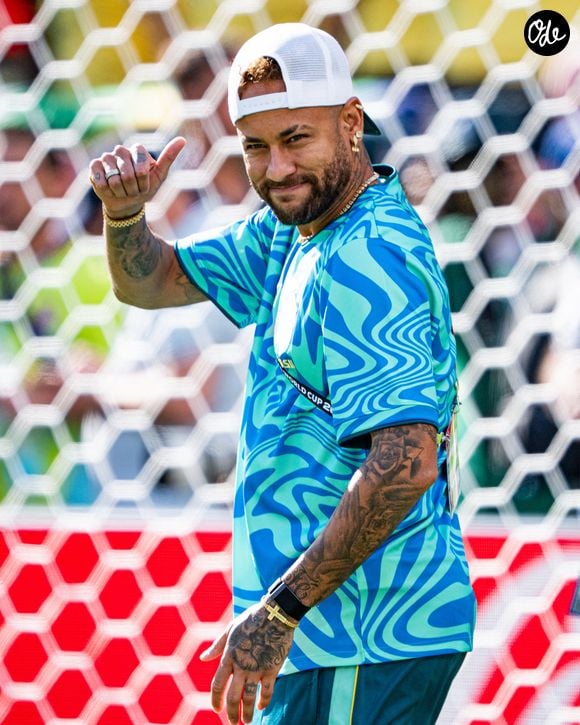 Cet espace de deux étages rassemble plus de deux mille objets de collection qui retracent l'ensemble de son parcours sportif et de sa vie personnelle.

13 juin 2026, East Rutherford (New Jersey, États-Unis) – Neymar, du Brésil, fait un geste avant le match du groupe C de la Coupe du monde de la FIFA 2026 entre le Brésil et le Maroc au New York New Jersey Stadium, le 13 juin 2026.

(Crédit photo : © Riquelve Nata / Sport Press Photo via ZUMA Press / Bestimage)