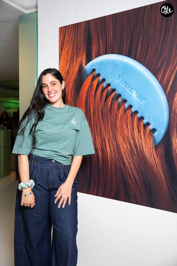 Exclusif - Coralie Porrovecchio lors du lancement de sa gamme de soins cheveux "Yuumae", à Paris, le 6 décembre 2025. 

© Pierre Perusseau/Bestimage