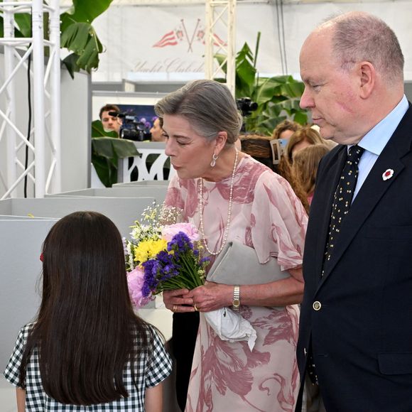Le prince Albert II de Monaco, la princesse Caroline de Hanovre et Melanie De Massy guidés par la vice présidente du Garden Club Mme Cécilia Casiraghi ont inauguré le 57ème Concours International de Bouquets à Monaco, le 9 mai 2025.  © Bruno Bebert/Bestimage