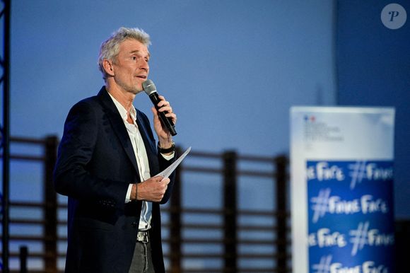 Denis Brogniart lors d'un événement de sensibilisation au harcèlement scolaire au lycée Pierre Gille de Gennes à Paris le 7 novembre 2023. Photo par Eliot Blondet/ABACAPRESS.COM