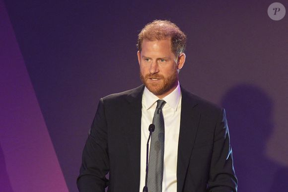 Le duc de Sussex prend la parole lors de la cérémonie annuelle des WellChild Awards 2025, qui célèbre les réalisations et la résilience des jeunes gravement malades et de leurs familles, à l'hôtel Royal Lancaster de Londres. © Chown Aaron/PA Photos/ABACA
