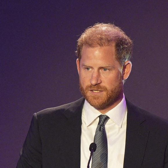 Le duc de Sussex prend la parole lors de la cérémonie annuelle des WellChild Awards 2025, qui célèbre les réalisations et la résilience des jeunes gravement malades et de leurs familles, à l'hôtel Royal Lancaster de Londres. © Chown Aaron/PA Photos/ABACA