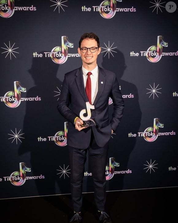 Monsieur Prof a fait une apparition très remarquée au sein de la Star Academy.  © Instagram