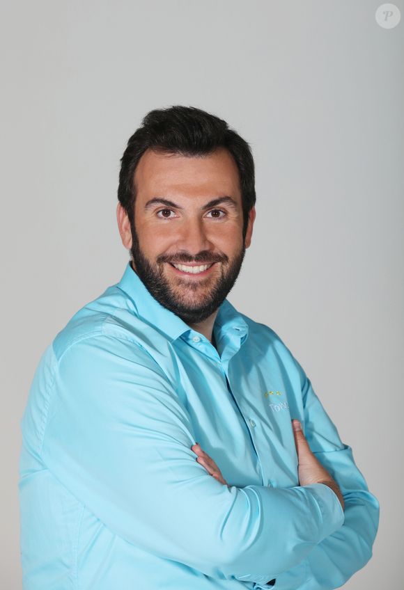 Laurent Ournac, figure phare de "Camping Paradis", a réagi avec bienveillance à ce départ.

Laurent Ournac, ambassadeur du nouveau réseau de campings directement inspiré de la série télévisée "Camping Paradis".