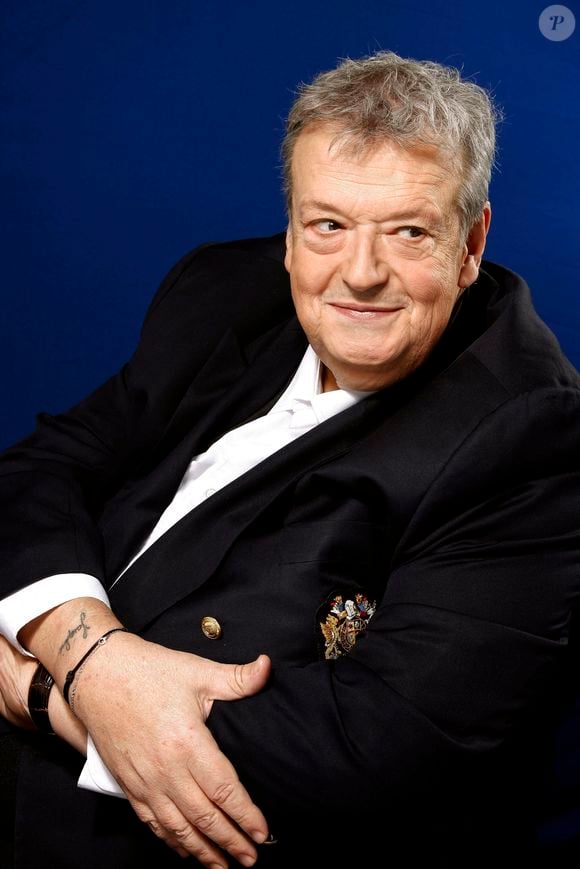 Guy Carlier pose pour notre photographe à Paris, France, en septembre 2009. Photo by VIM/ABACAPRESS.COM