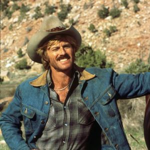 Le célèbre acteur s'est éteint à son domicile dans l'Utah a précisé Cindi Berger, la directrice générale de l'agence de publicité Rogers & Cowan PMK, dans un communiqué relayé par nos confrères. 

Archives - Robert Redford sur le tournage du film "Le Cavalier électrique". En 1979 © SNAP-Entertainment Pictures / Zuma Press / Bestimage