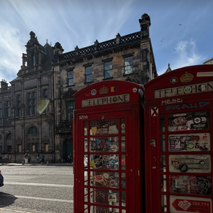 Entre tourisme et rugby, ce week-end écossais a été riche en découvertes et en émotions.

Capture Instagram - Iris Mittenaere