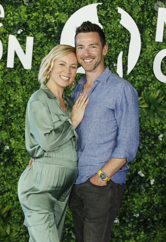 Une idylle qui avait débuté en 2016
Emmanuelle Berne (enceinte) et Chris Buncombe au photocall de la série "Danse avec les stars" lors du 62ème Festival de Télévision de Monte-Carlo, à Monaco, le 18 juin 2023. © Denis Guignebourg/BestImage
