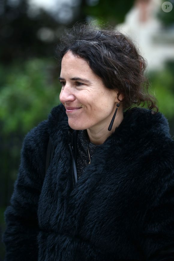 Mazarine Pingeot assistant aux obsèques d'André Rousselet qui se sont tenues à l'église Sainte Clotilde à Paris, France, le 2 juin 2016.