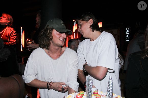 Exclusif - Joalukas Noah et Ulysse Leconte  à la soirée d’anniversaire de Véronica Thierry au club l’Arc Paris le 10 novembre 2025.
© Philippe Baldini / Bestimage