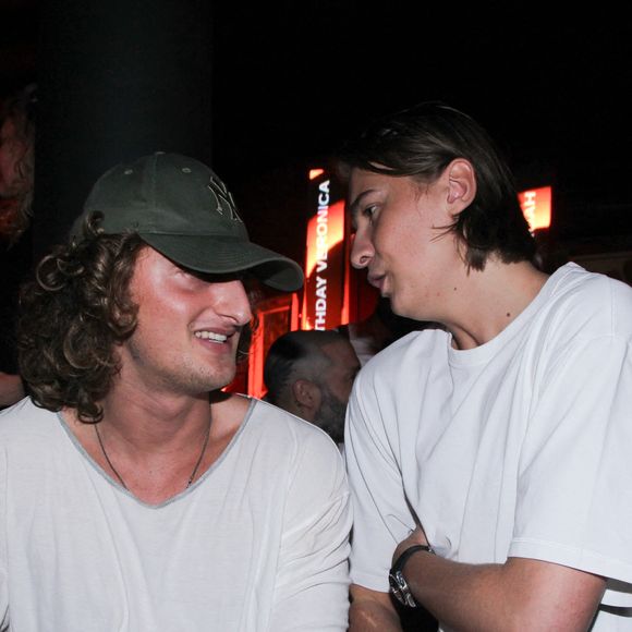 Exclusif - Joalukas Noah et Ulysse Leconte  à la soirée d’anniversaire de Véronica Thierry au club l’Arc Paris le 10 novembre 2025.
© Philippe Baldini / Bestimage