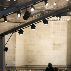Exclusif - Stéphane Bern - Emission "Le concert pour la paix" sur les Champs-Elysées à Paris, retransmis en direct sur France 2, le 8 mai 2025.© Christophe Clovis - Pierre Perusseau / Bestimage