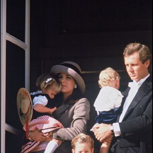 Où elle a trouvé le calme et la sérénité avec Andrea, Charlotte et Pierre, avec lesquels elle s'est reconstruite 

Archives - Stefano Casiraghi et Caroline de Monaco avec leurs enfants Andrea, Charlotte et Pierre lors de la fête nationale monégasque  AGENCE / BESTIMAGE