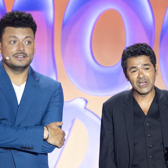 Kev Adams, Jamel Debbouze durant l'enregistrement de la seconde soirée de "L'humour à la plage" pour la 3eme édition du festival de Juan les Pins à la pinède Gould le 27 juin 2026. © Jack Tribeca/Bestimage
