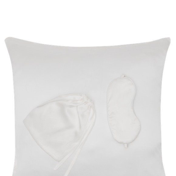 Elodie Gossuin collabore avec Tissaia de E.Leclerc pour une collection de linge de maison.